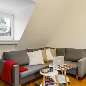https://plac-zamkowy-apartment-old-town.warsawhotelspoland.com